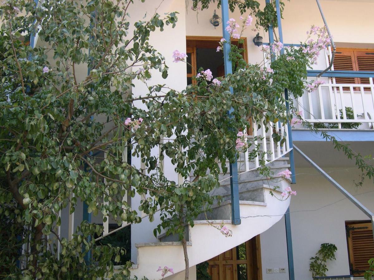 Seaview Self Catering Apartment - Helen No 1 Ксиропигадо Экстерьер фото