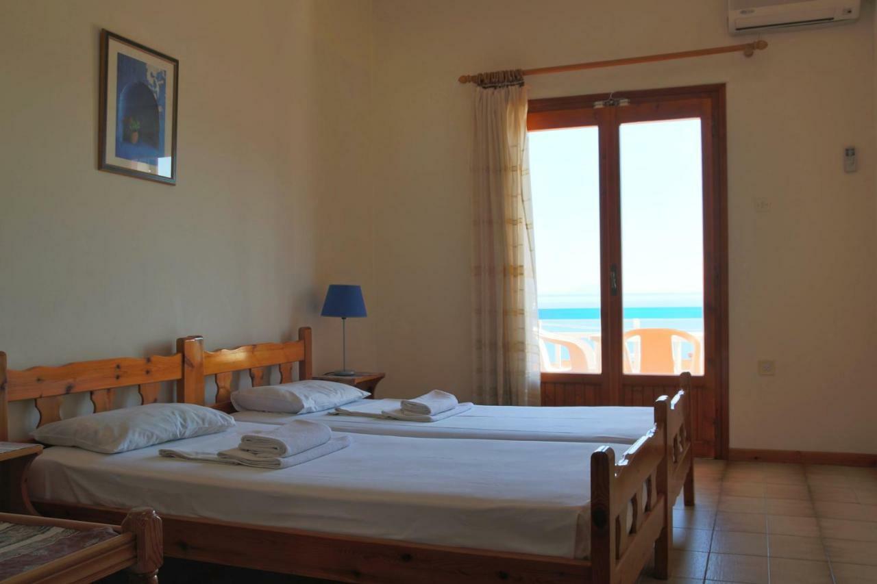 Seaview Self Catering Apartment - Helen No 1 Ксиропигадо Экстерьер фото
