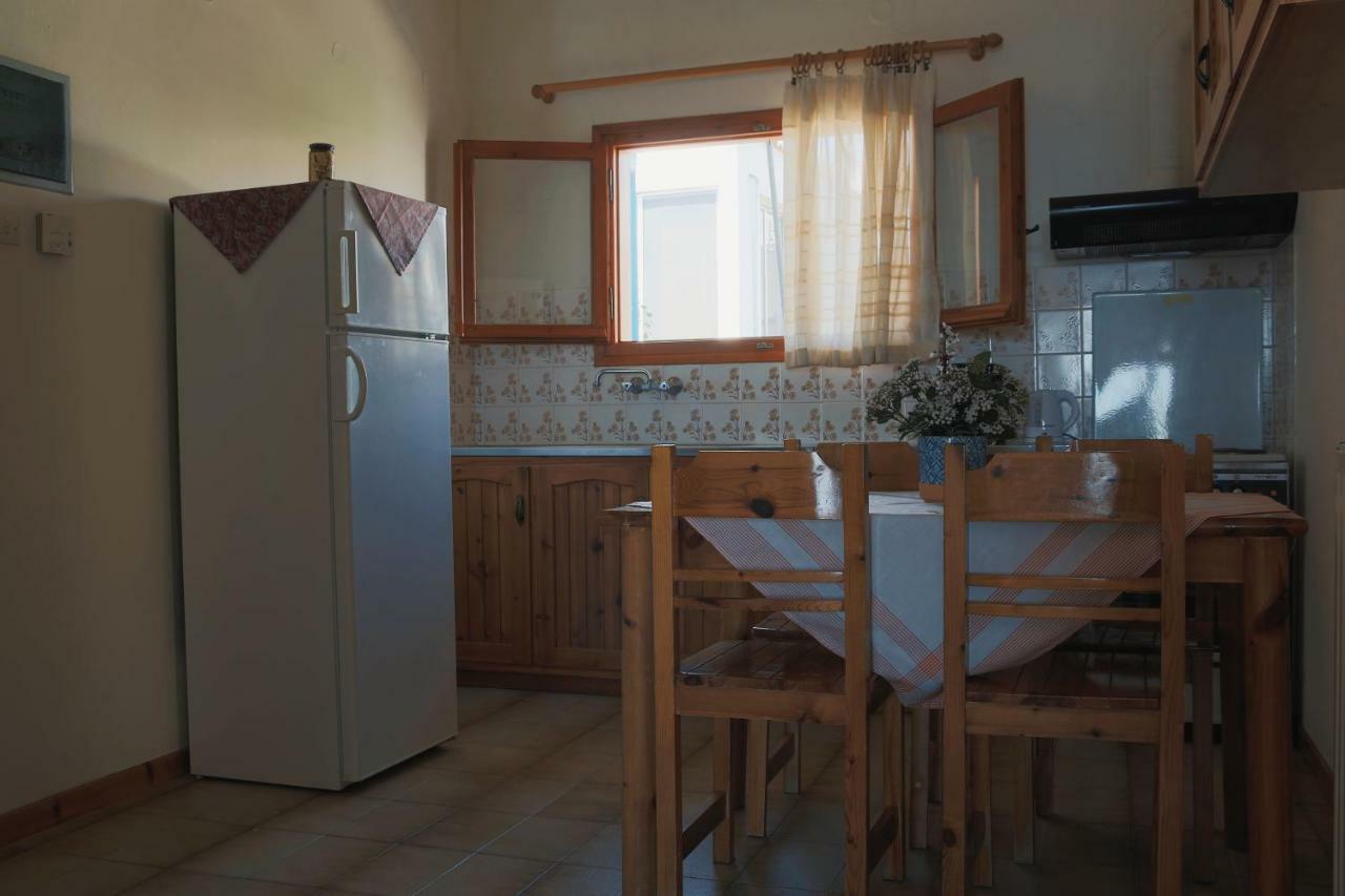 Seaview Self Catering Apartment - Helen No 1 Ксиропигадо Экстерьер фото